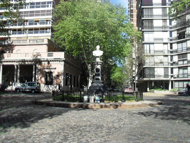 Plaza Barrancas de Belgrano