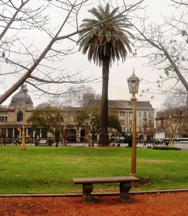 Plaza Fuerza Aerea Argentina