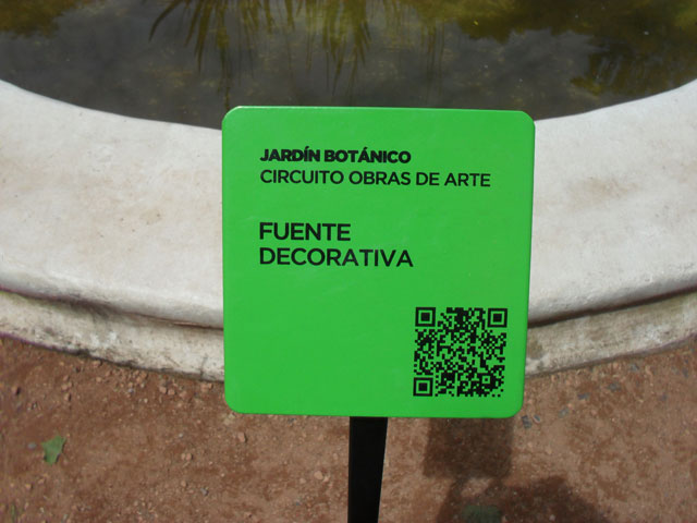 Fuente decorativa en Jardin Botanico Carlos Thays