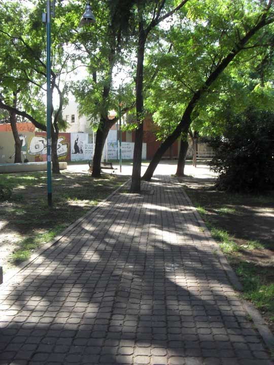 PLAZA CRISOLOGO LARRALDE